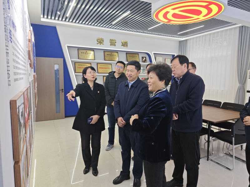 狠狠干b2025年05月09日上午 安阳市人大常委会副主任、市总工会党组书记、主席夏军一行莅临华阳电磁铁参观调研；对公司2023年全国五一劳动奖章获得者汪利娜慰问，并听取劳模工作室相关情况汇报